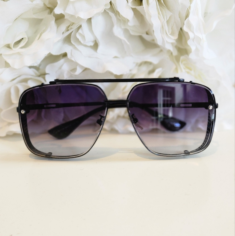 Oversized Square Sunglasses With Gradient Purple … - image 1